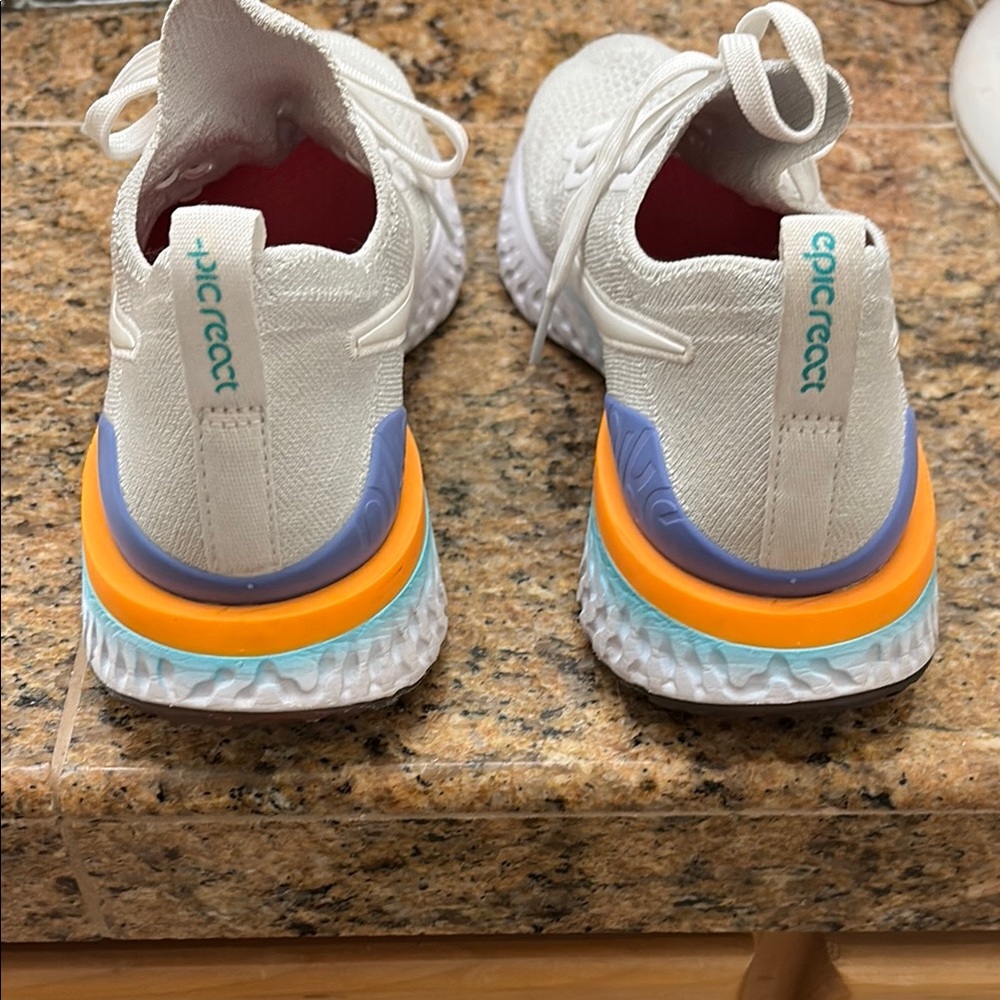 Nike Epic React Running Shoes - Picture 3 of 7